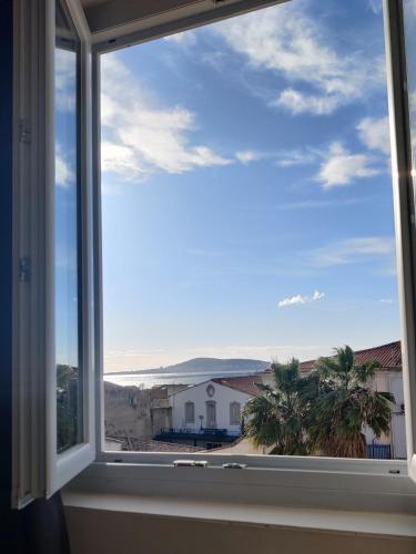 Φωτογραφία από το άλμπουμ του Chambres d'hôtes - Bed and Breakfast Les Palmiers σε Mεze