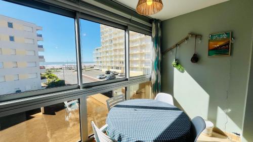 Mer et pins, refait à neuf