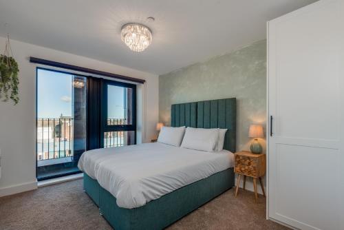 Luxury City Escape - Brand New Stylish 2 Bedroom Apartment with Parking photo 8