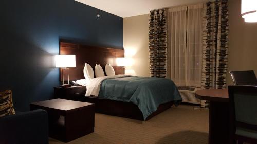 Легло или легла в стая в MainStay Suites Midland