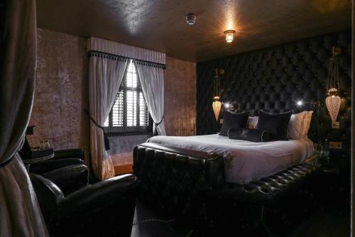 Katil atau katil-katil dalam bilik di Crazy Bear Beaconsfield