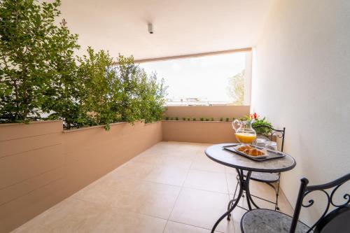 Balkoni atau teres di Euphoria - elegance rooms