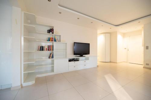 Photo de la galerie de l'établissement Spacious 3BR Villette Canal Saint Martin, à Paris