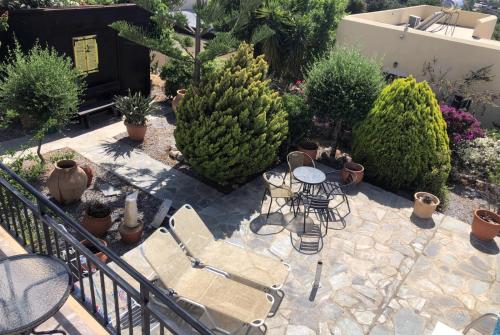 Balkoni atau teres di gemütliche Villa Mailin priv. Pool schöne Aussicht