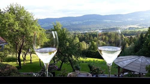 HILLSIDE Apartment