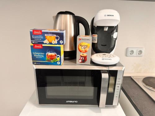 Spacious Netflix Apartment for up to 4 People with Massage Shower