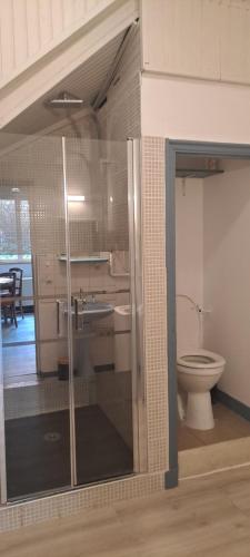 Koupelna v ubytování Appartement calme, lumineux, 4 personnes, parking