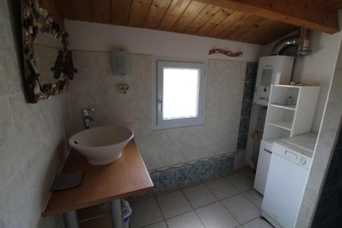 Un baño de Mais 5 pièces 10 couchages SAINT PIERRE D'OLERON SPO000-1011
