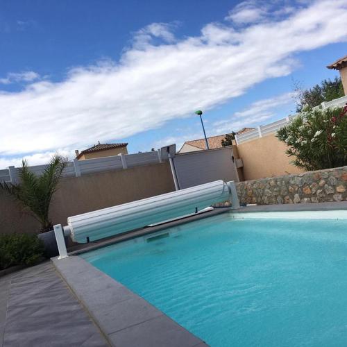 Saint Cyprien Jolie villa climatisee avec piscine et jardin