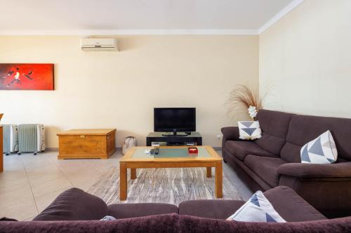 Colina Verde H Modern & Comfortable 2 Bed Apart