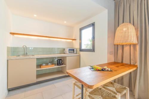 Dapur atau dapur kecil di MarSenses Paradise Club