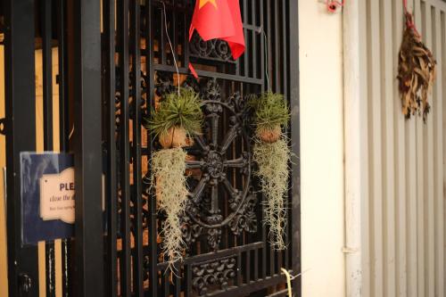 Фотография из галереи Charming A Little Saigon Apartment - Heart of Vibrant District 1 в Хошимине