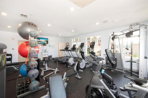 Gallery image of Beachcomber 27 in George Town