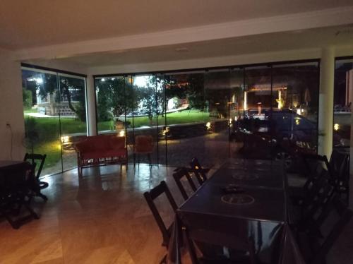 Restoran atau tempat lain untuk makan di Pousada CHÂTEAU LUMIÈRE