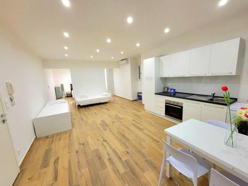 Grande Bilocale in centro per famiglie-spiaggia