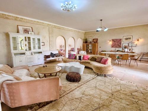 Ruang duduk di Palais Bohemia