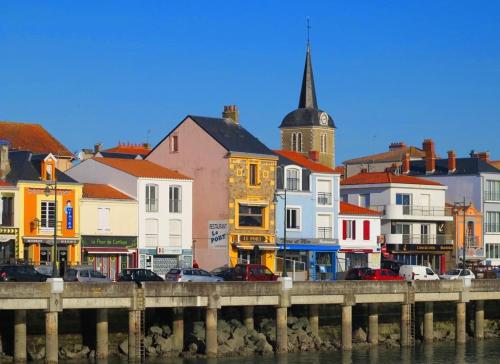 Maison de pêcheur rénovée avec cour proche du port