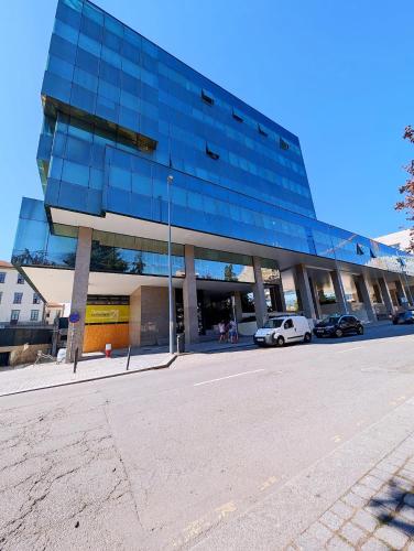 Downtown Studio 80 meters to metro and Free Parking