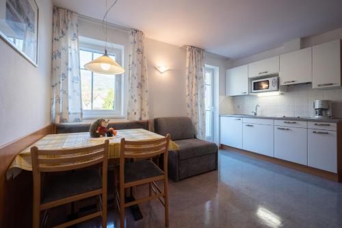 Una cocina o cocineta en Residence Treyer