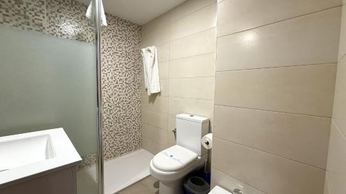 Un baño de Apartamentos Esmeralda Unitursa