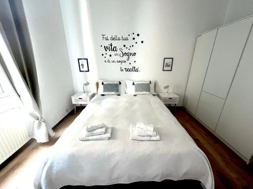 Postel nebo postele na pokoji v ubytování Ocean Dream Genova Nervi Porticciolo Seaside Apartment in Genoa 50m from a beach