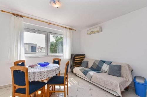 Bright apartment in Medolino