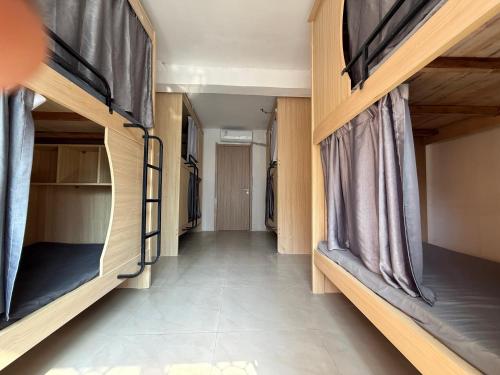 Gallery image of Shenzhen Space Capsule Youth Hostel Gangxia Store in Shenzhen