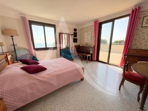 Postel nebo postele na pokoji v ubytování MAISON 3 CHAMBRES MONT SAINT CLAIR