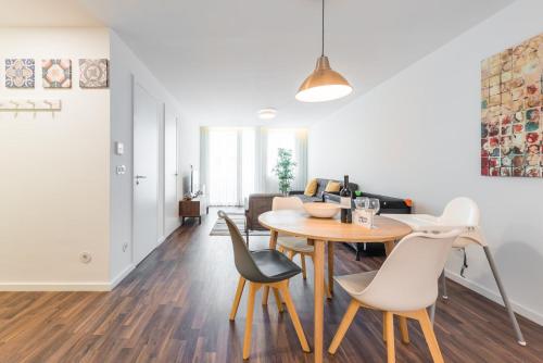 GuestReady - Square Painted Ceuta