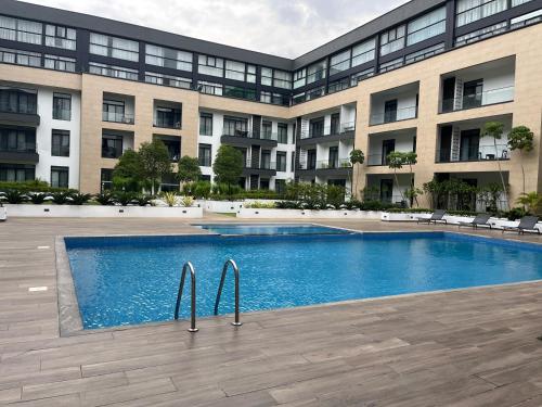 R&P Suites at Embassy Gardens