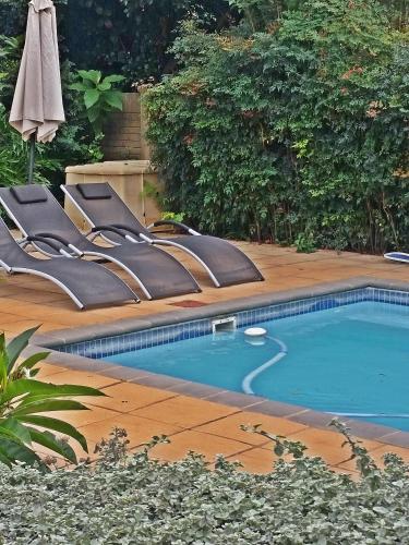 Kolam renang di atau dekat dengan Constantia Manor Guest House