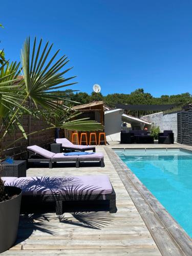 Maison Petite Bleue piscine privée chauffée