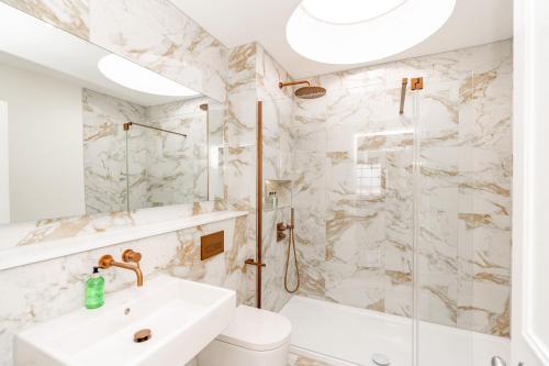 Dragon Suites Luxury Apartments at 9 Albyn Place photo 36