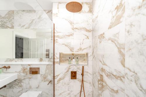 Dragon Suites Luxury Apartments at 9 Albyn Place photo 31