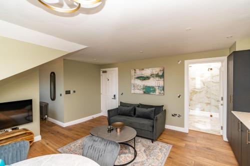 Dragon Suites Luxury Apartments at 9 Albyn Place photo 41