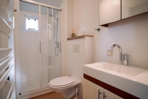 Chalet aan de bosrandにあるバスルーム