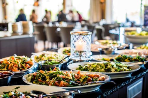 Makanan di atau berdekatan hotel