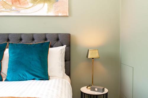 Dragon Suites Luxury Apartments at 9 Albyn Place photo 74