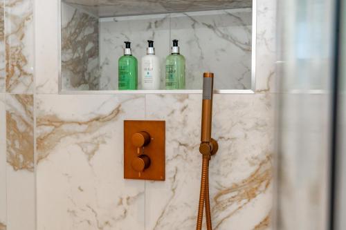 Dragon Suites Luxury Apartments at 9 Albyn Place photo 80