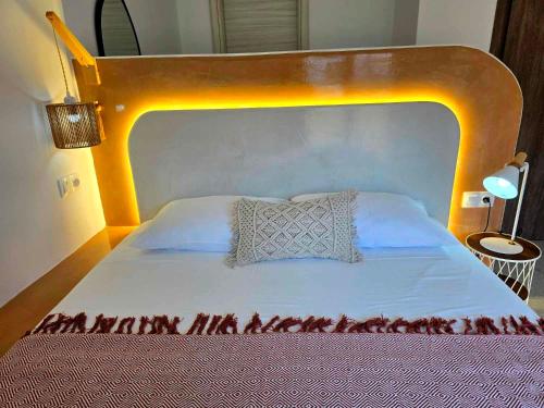 Ein Bett oder Betten in einem Zimmer der Unterkunft Papafotis Apartments & Suites