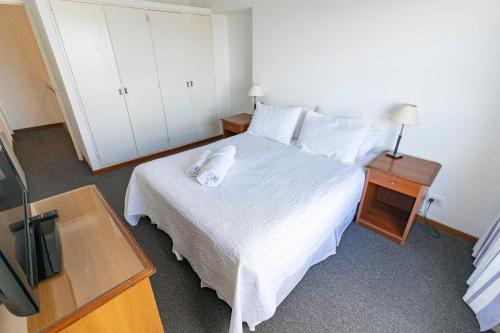 Katil atau katil-katil dalam bilik di Bristol Apart Hotel