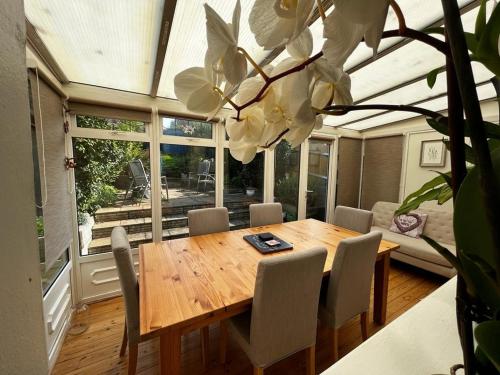 Et opholdsområde på House - 3 bed 2 bath, self check in, amazing views!