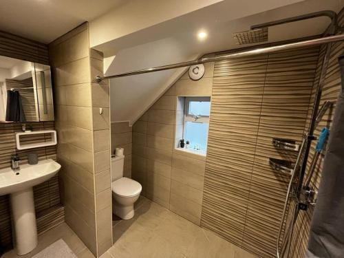 Et badeværelse på House - 3 bed 2 bath, self check in, amazing views!