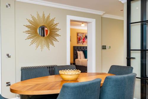 Dragon Suites Luxury Apartments at 9 Albyn Place photo 97
