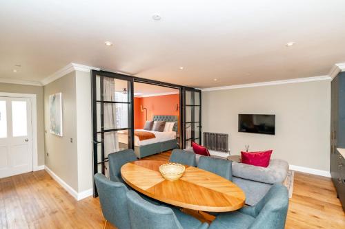 Dragon Suites Luxury Apartments at 9 Albyn Place photo 98