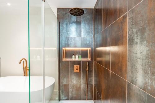 Dragon Suites Luxury Apartments at 9 Albyn Place photo 92