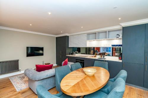 Dragon Suites Luxury Apartments at 9 Albyn Place photo 94