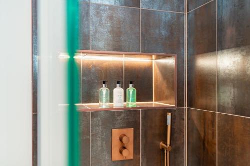 Dragon Suites Luxury Apartments at 9 Albyn Place photo 93