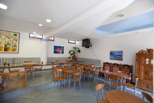 Restaurant o iba pang lugar na makakainan sa Azolimnos Bay