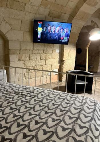 Una televisión o centro de entretenimiento en Classe 51